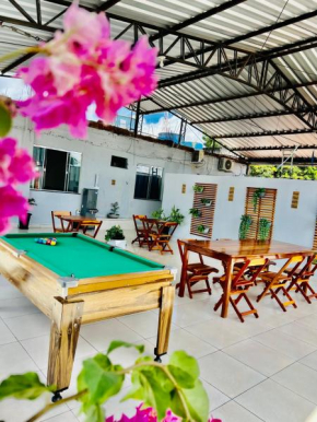 Hostel Meio do Mundo
